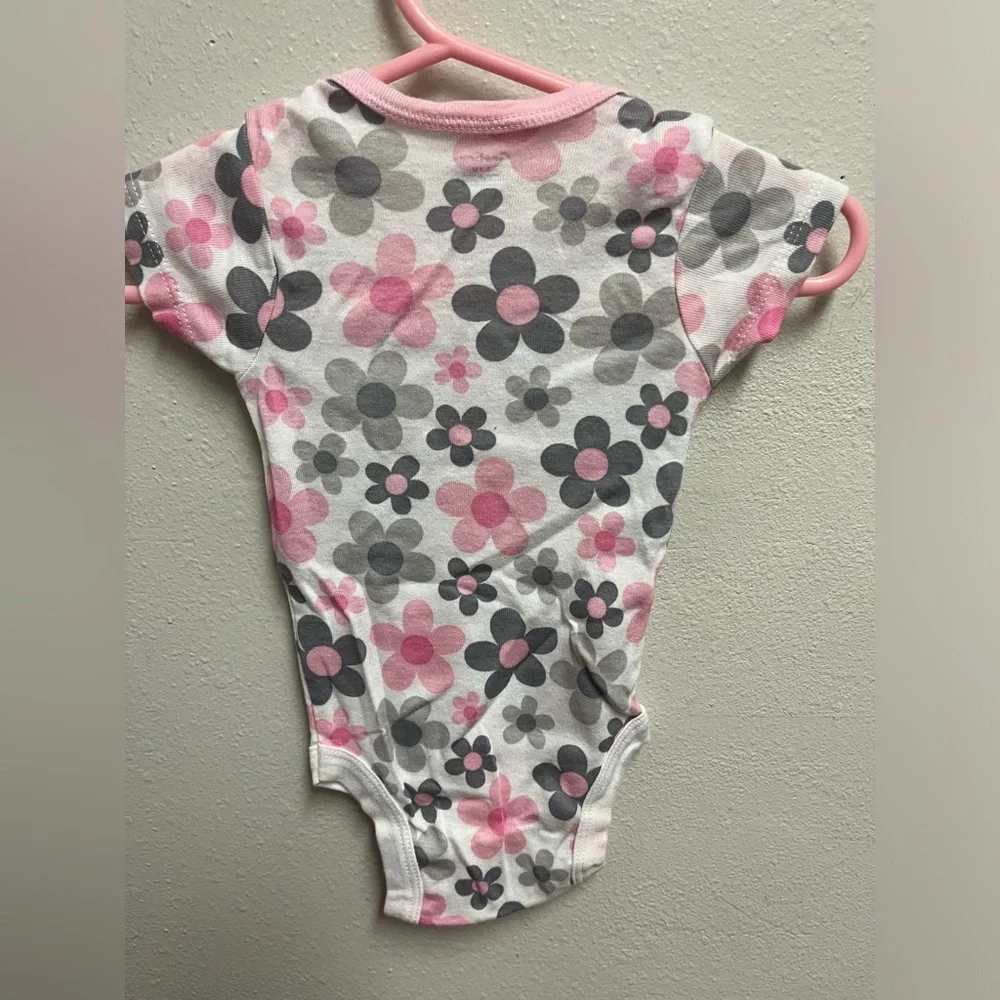 Gerber Elephant 3 piece onesie set - Picture 3 of 10